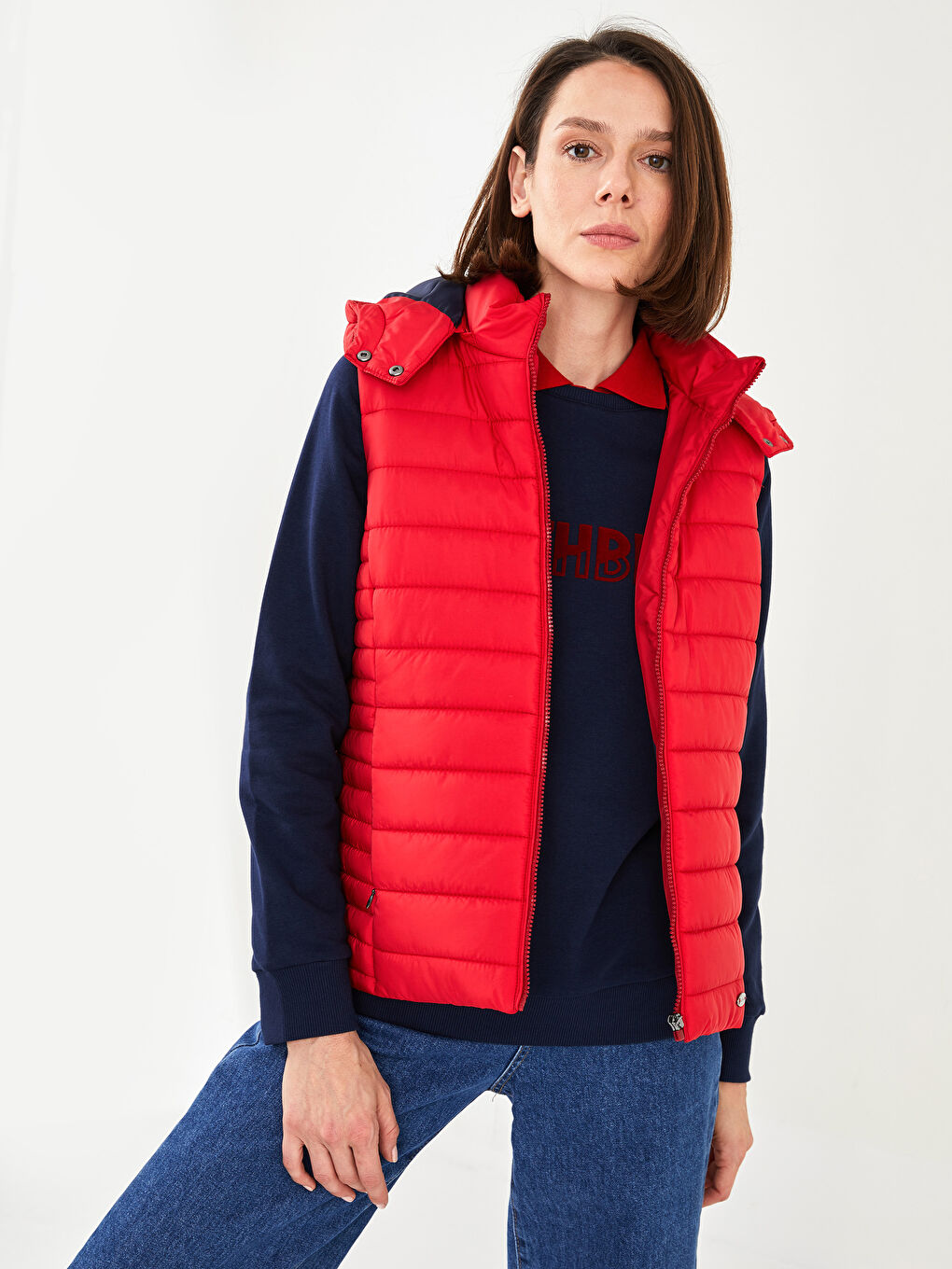 Kırmızı Kadın Kapüşonlu Düz Şişme Yelek-2