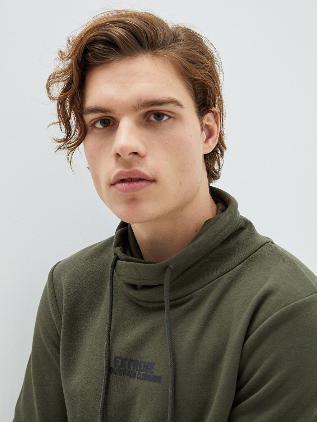 Haki Dik Yaka Uzun Kollu Baskılı Erkek Sweatshirt