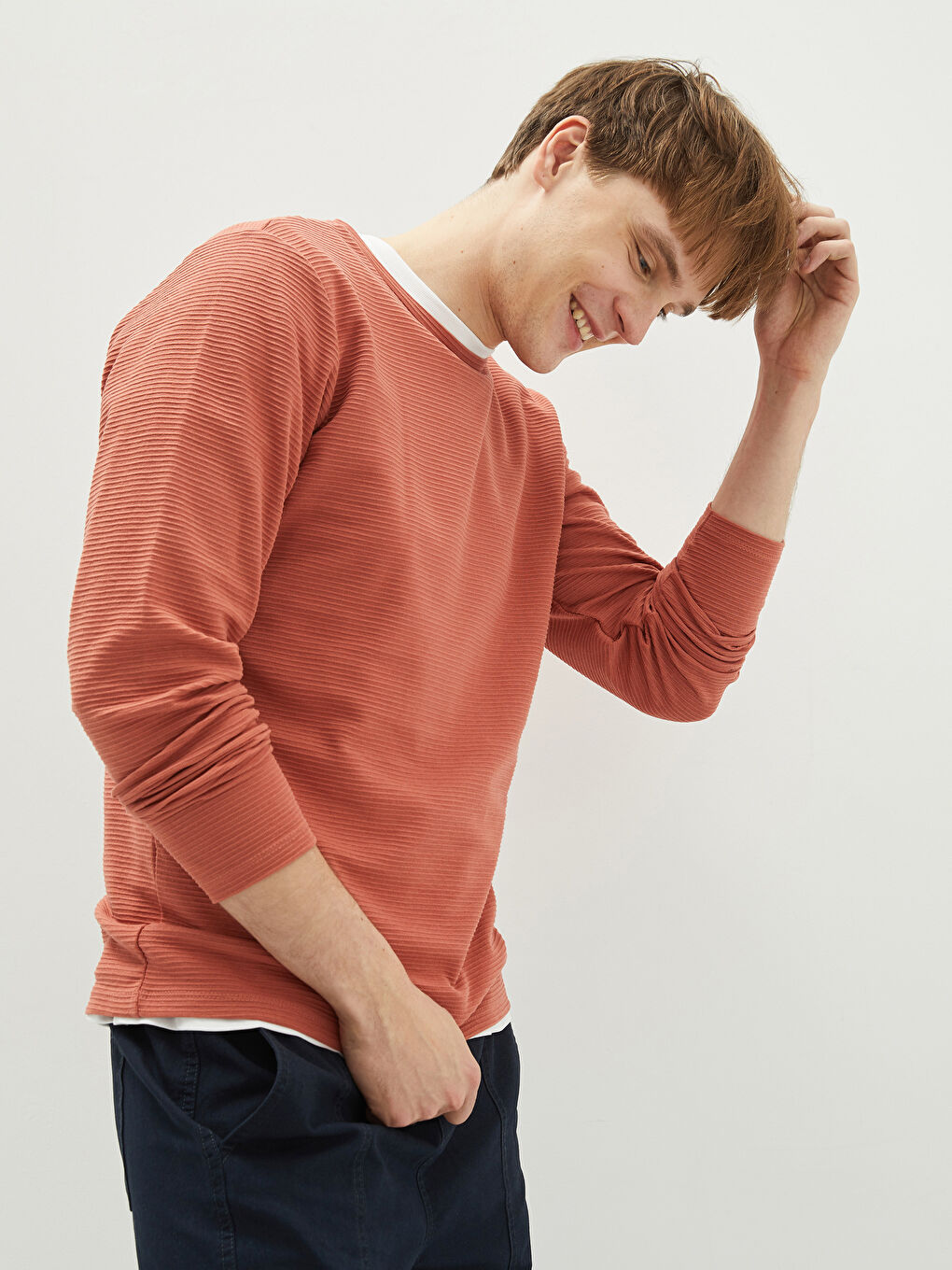 سويت شيرت أساسي كم طويل ياقة دائرية للرجال-1