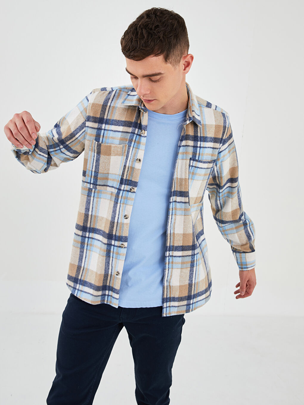 Muška karirana košulja-jakna dugih rukava regularnog kroja-1