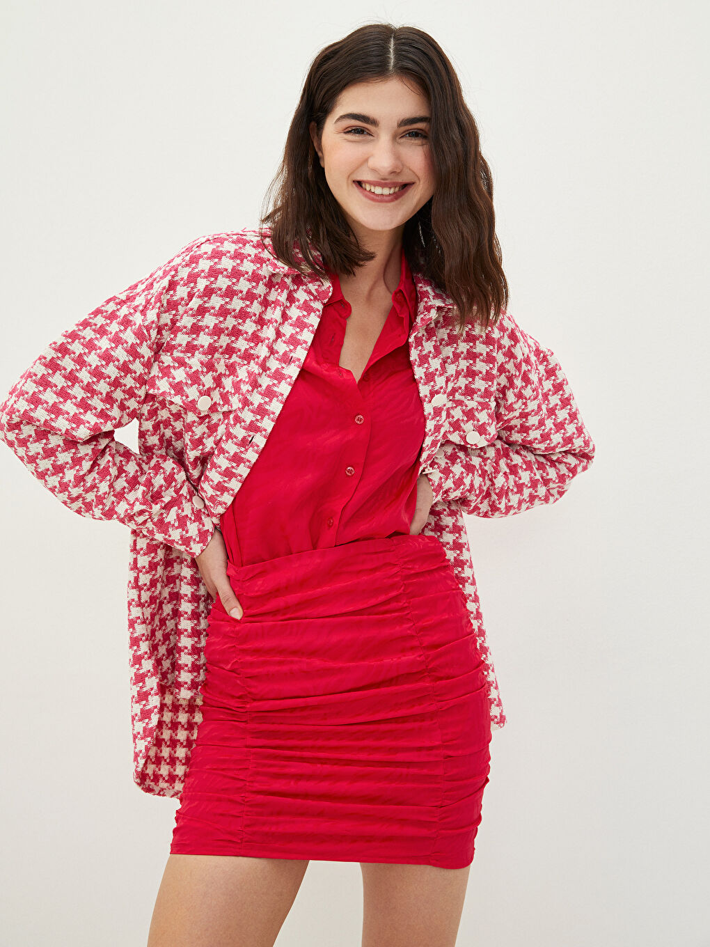 Jakna sa kragnom, šarenim uzorkom i dugim rukavima za žene