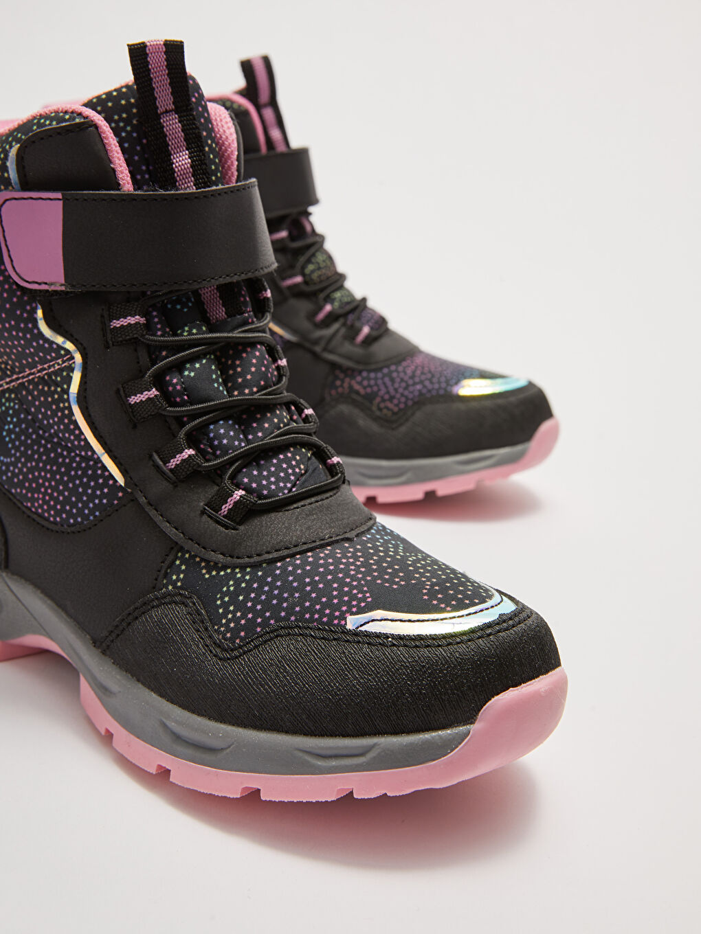 Siyah Baskılı Bağcık ve Cırt Cırtlı Su Geçirmez Kız Çocuk Bot-2