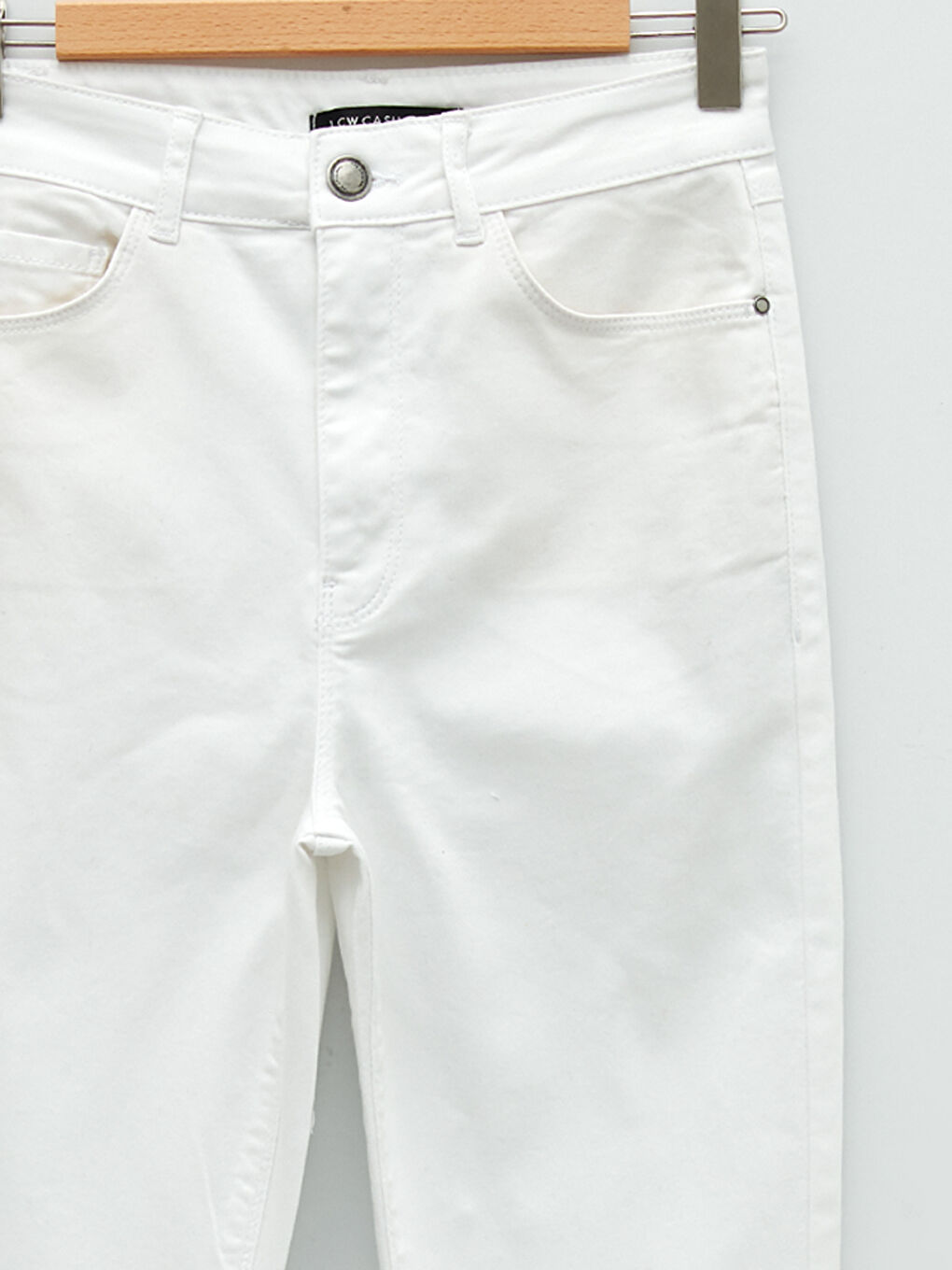 Beyaz Standart Fit İspanyol Paça Cep Detaylı Gabardin Kumaş Kadın Pantolon-12