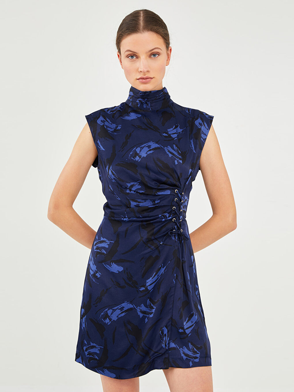 Lacivert Dik Yaka Desenli Kadın Saten Elbise-5