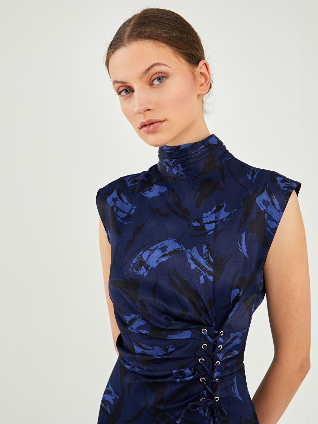 Lacivert Dik Yaka Desenli Kadın Saten Elbise-6