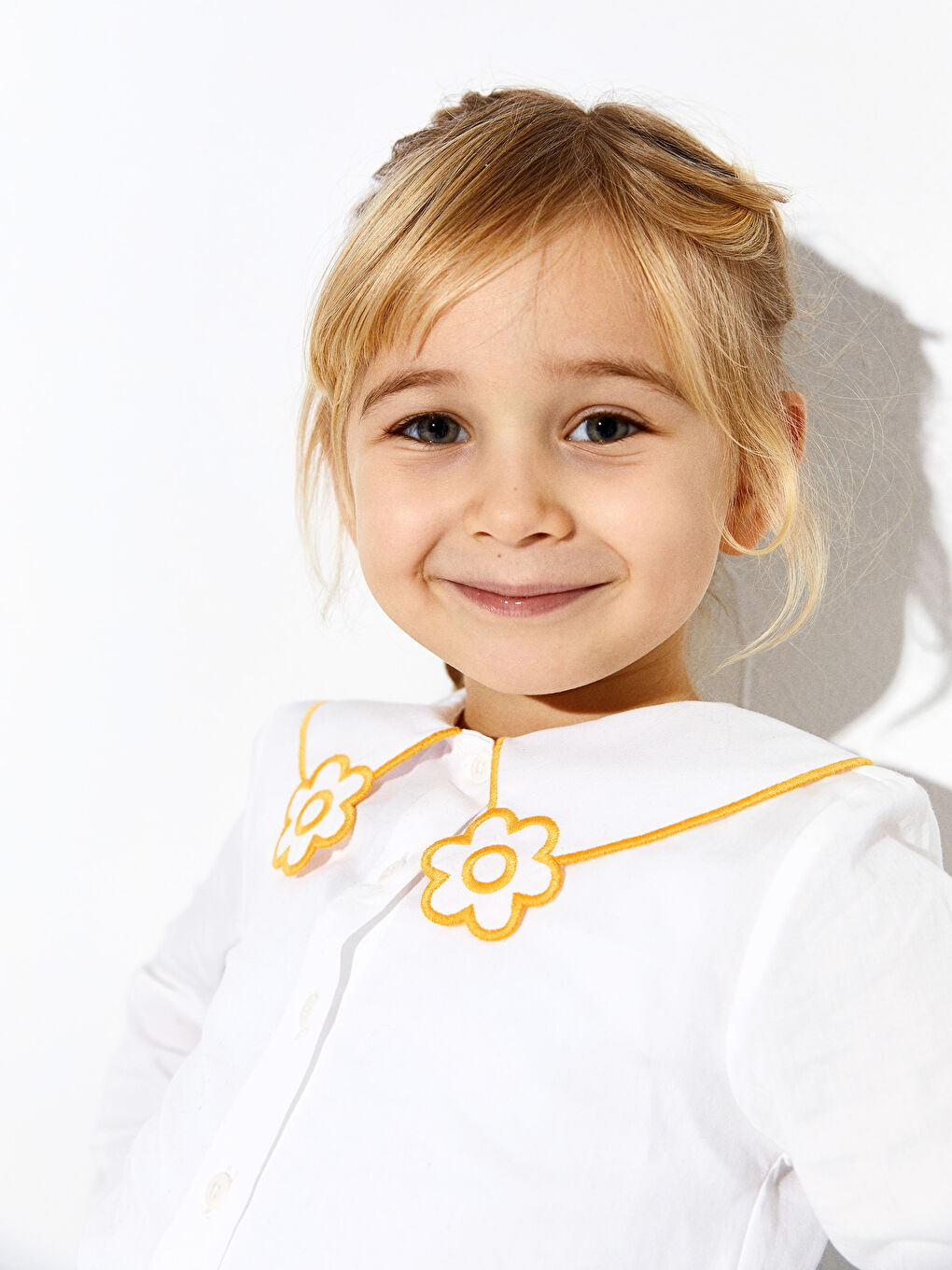 Ekru Uzun Kollu Nakış Detaylı Pamuklu Kız Bebek Gömlek-1