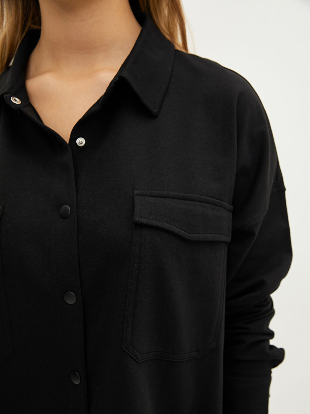 Siyah Büyük Beden Önden Düğme Kapamalı Düz Uzun Kollu Kadın Gömlek Ceket-3
