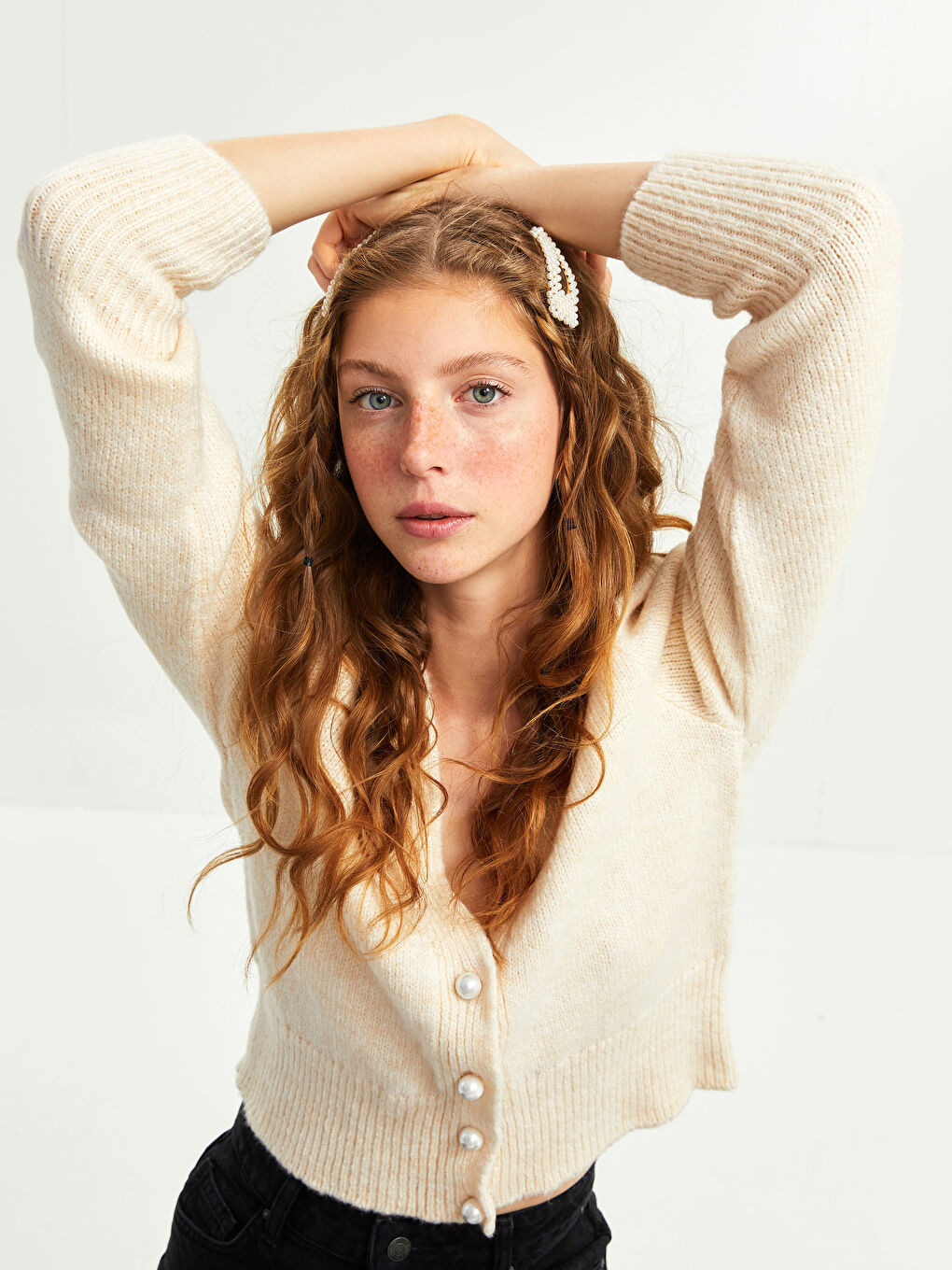 Ekru V Yaka Kadın Triko Hırka