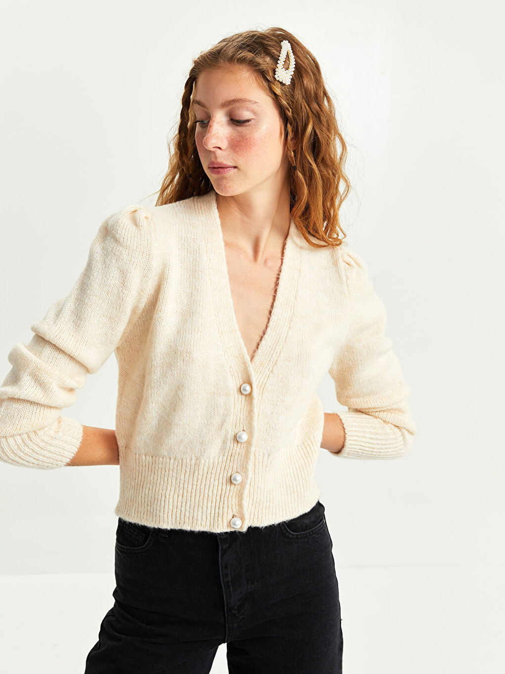 Ekru V Yaka Kadın Triko Hırka-1