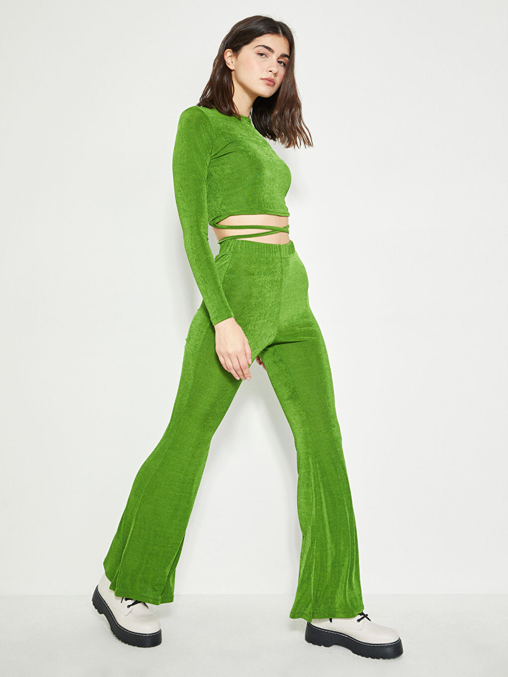 Yeşil Beli Lastikli Düz İspanyol Paça Kadın Eşofman Altı-1