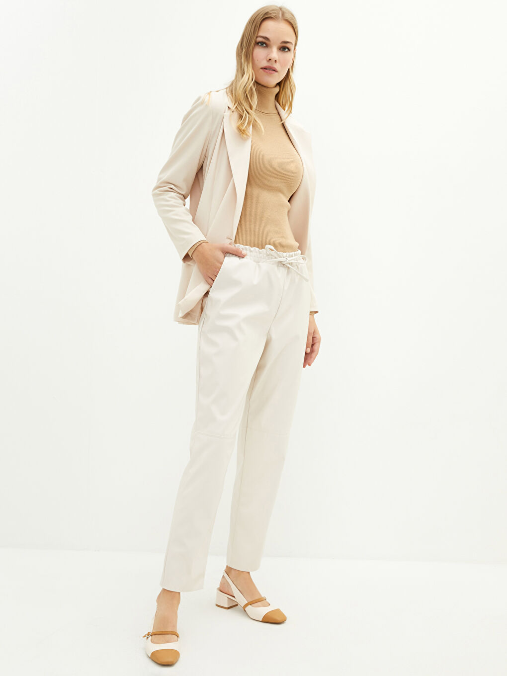 Pantalon Droit à Taille Élastiquée Coupe Confortable avec Poches pour Femmes Détail-1