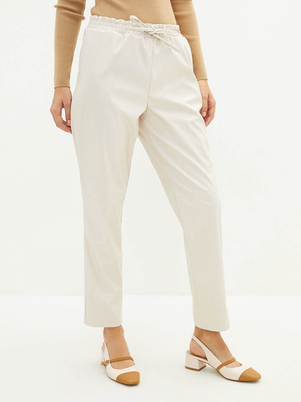 Pantalon Droit à Taille Élastiquée Coupe Confortable avec Poches pour Femmes Détail-3