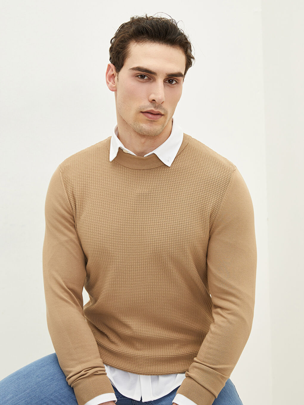 Kahverengi Dik Yaka Uzun Kollu Erkek Triko Kazak
