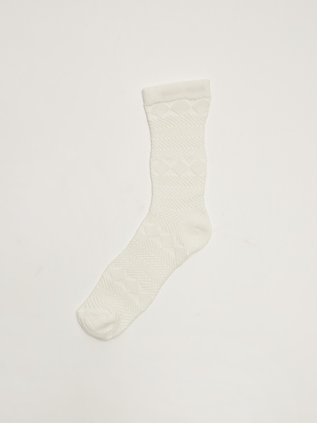 Self-Patterned Women's Ankle Socks-1