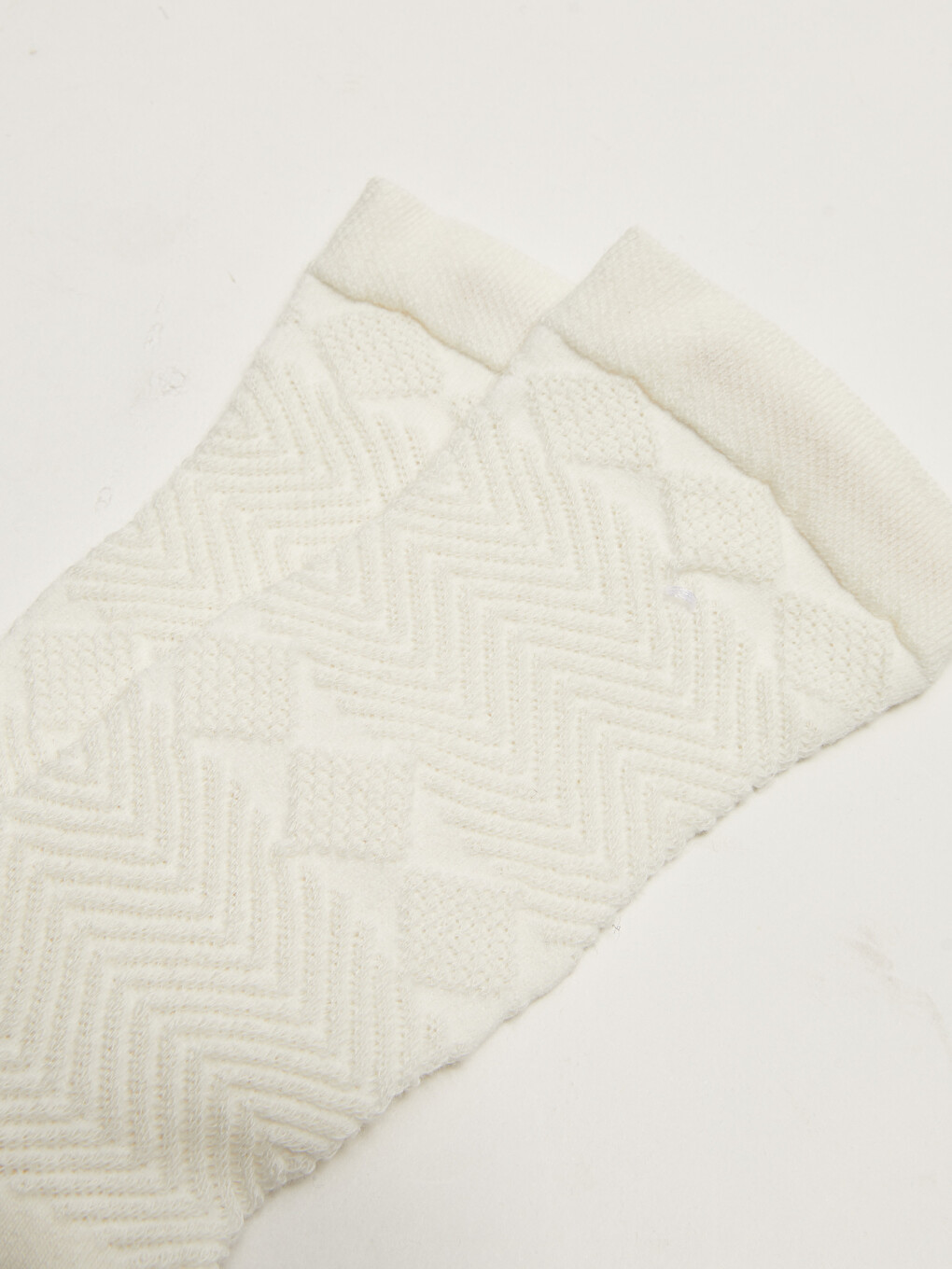 Self-Patterned Women's Ankle Socks-2