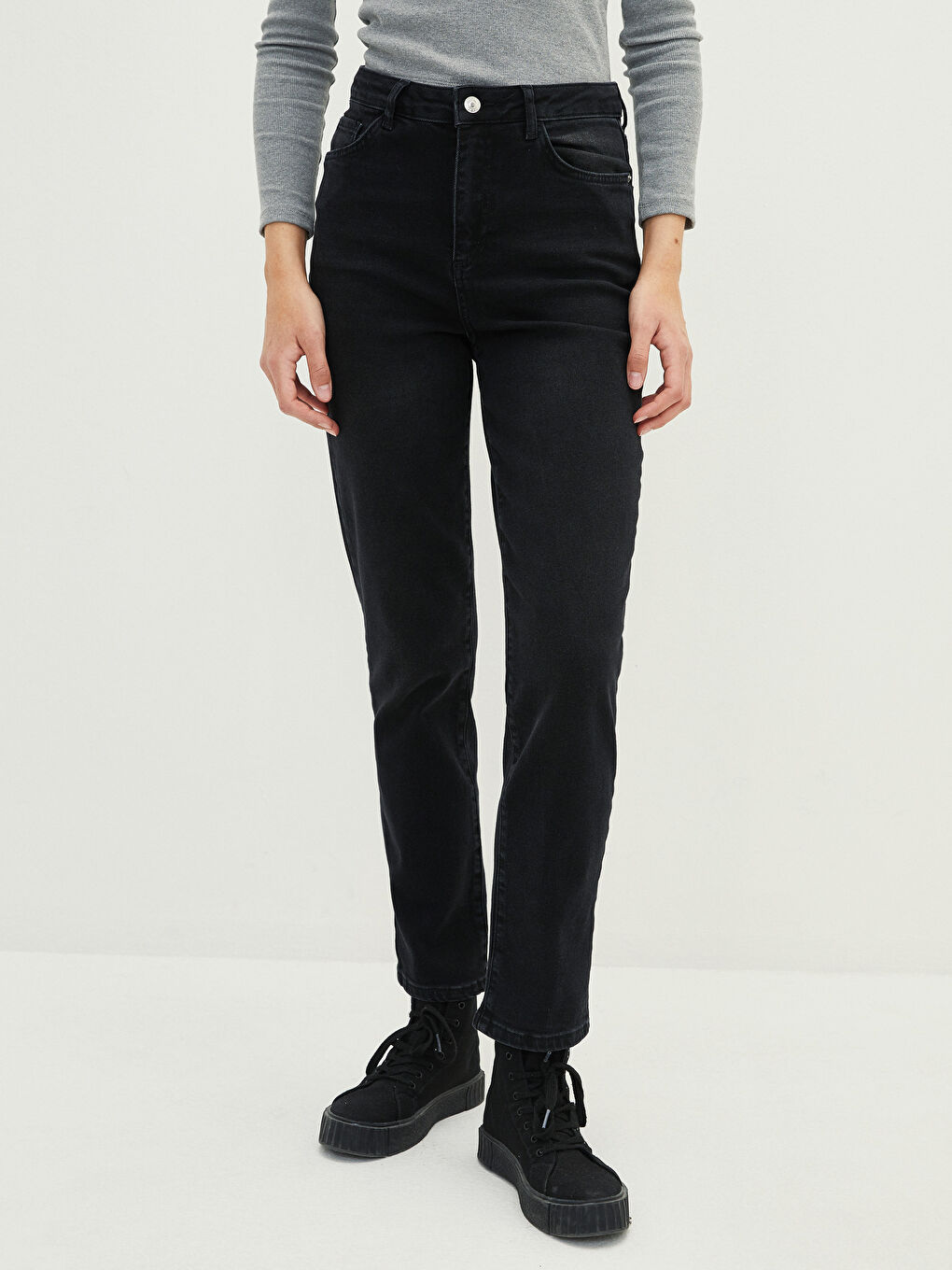 Žena CRNA Traperice-2