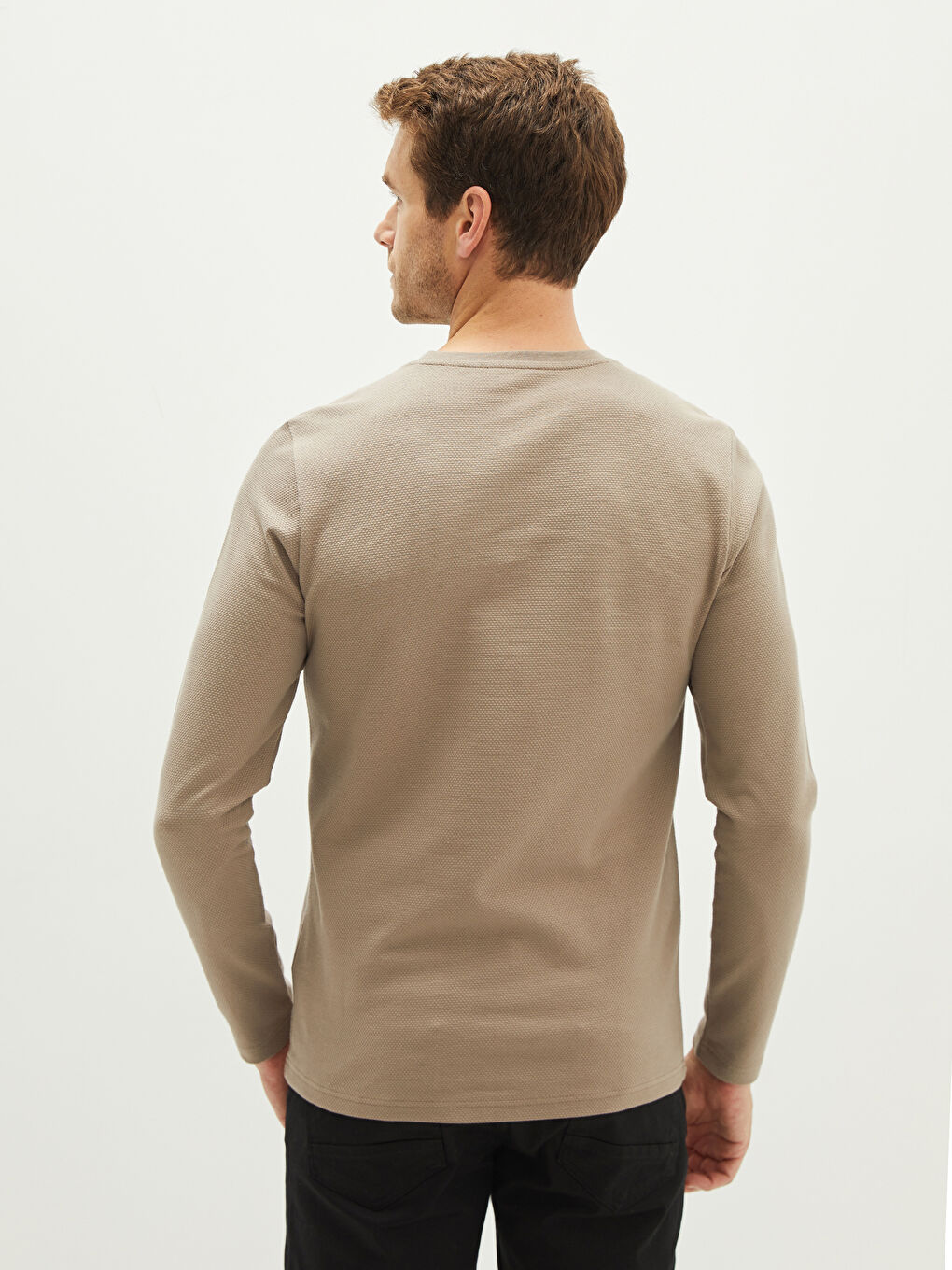 تيشيرت كم طويل بياقة دائرية للرجال-4