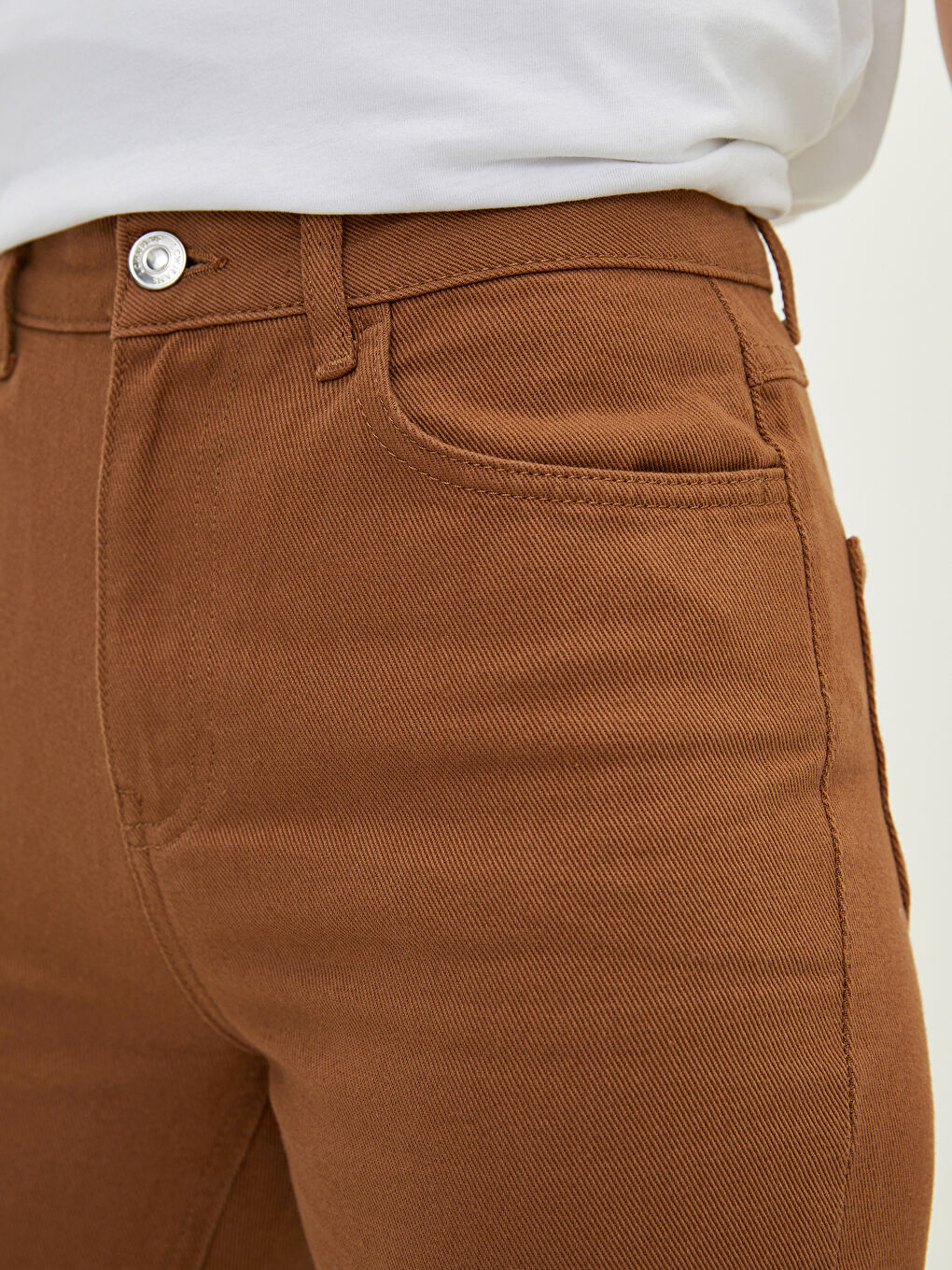 LCW Modest Pantalone Ženske od Gabardina sa Ravnim Džepovima i Udobnim Krojem -W1K702Z8-EEV