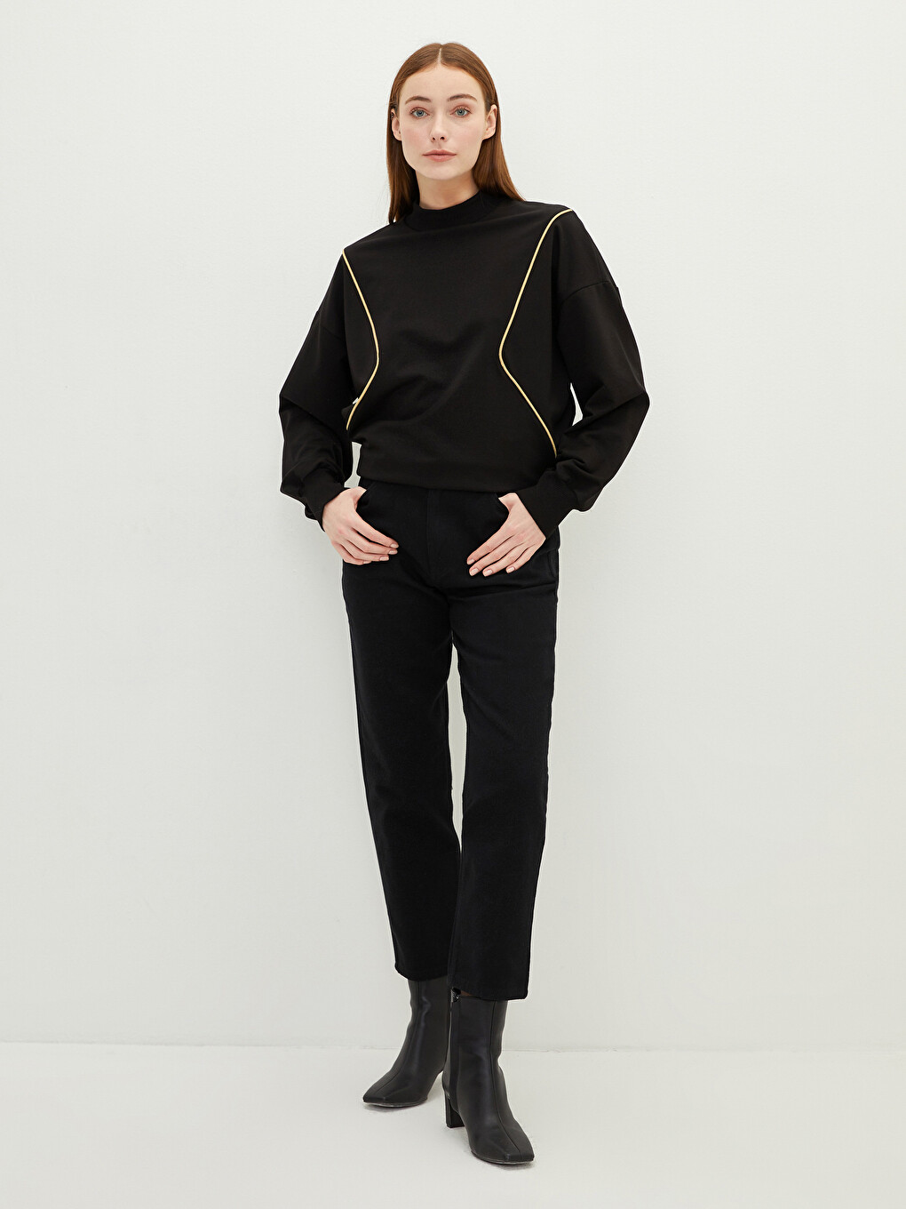 Comfortable Fit Straight Pocket Detailed Gabardine Fabric Women's Trousers