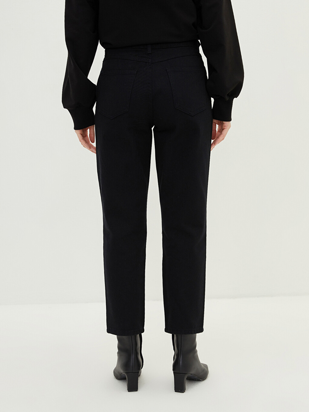 Comfortable Fit Straight Pocket Detailed Gabardine Fabric Women's Trousers-4