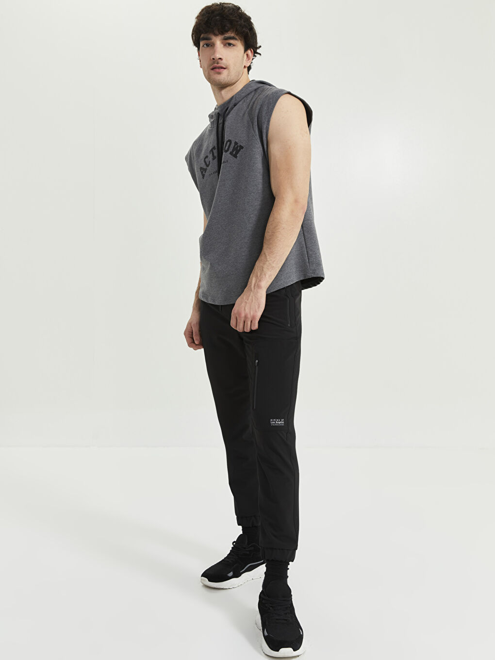 Antrasit Kapüşonlu Baskılı Erkek Kolsuz Tişört-2