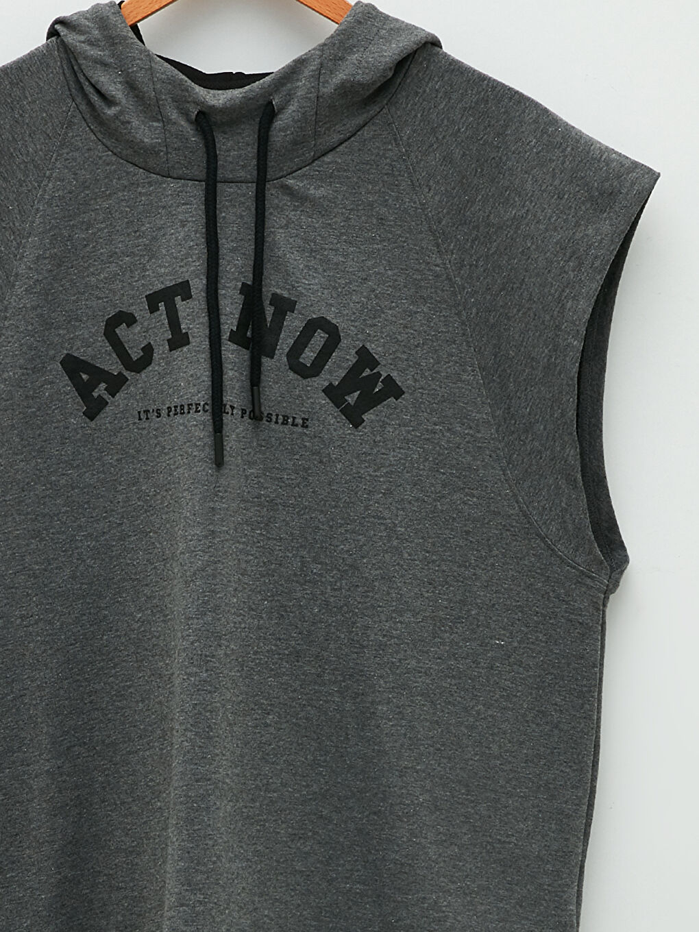 Antrasit Kapüşonlu Baskılı Erkek Kolsuz Tişört-7