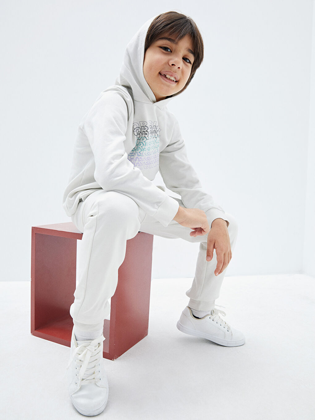 Базови спортни панталони джогър за момчета с еластична талия-1