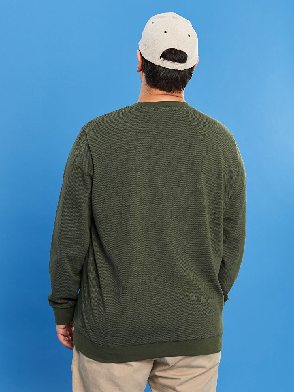 LCWAIKIKI Classic Sweatshirt für Herren in Übergröße mit Rundhalsausschnitt und langen Ärmeln -W1K833Z8-MKT