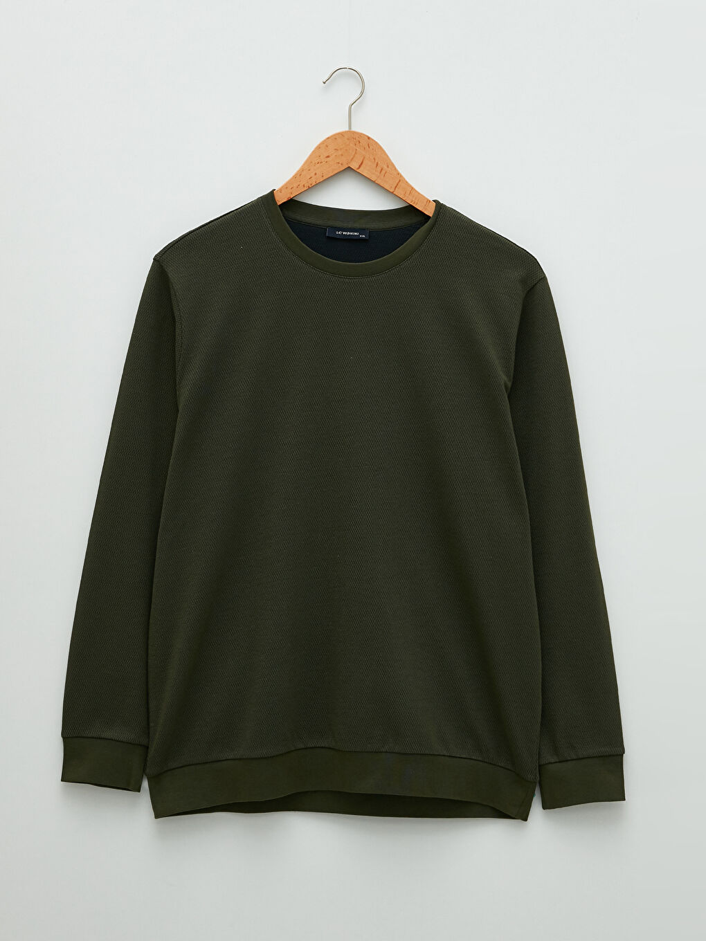 LCWAIKIKI Classic Sweatshirt für Herren in Übergröße mit Rundhalsausschnitt und langen Ärmeln -W1K833Z8-MKT