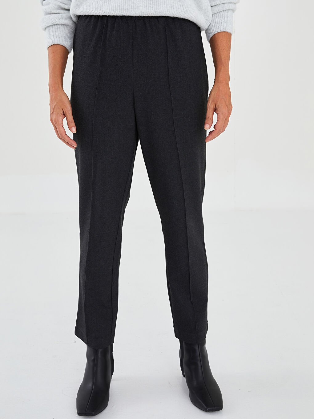 Women's Elastic Waist Relaxed Fit Regular Trousers-3