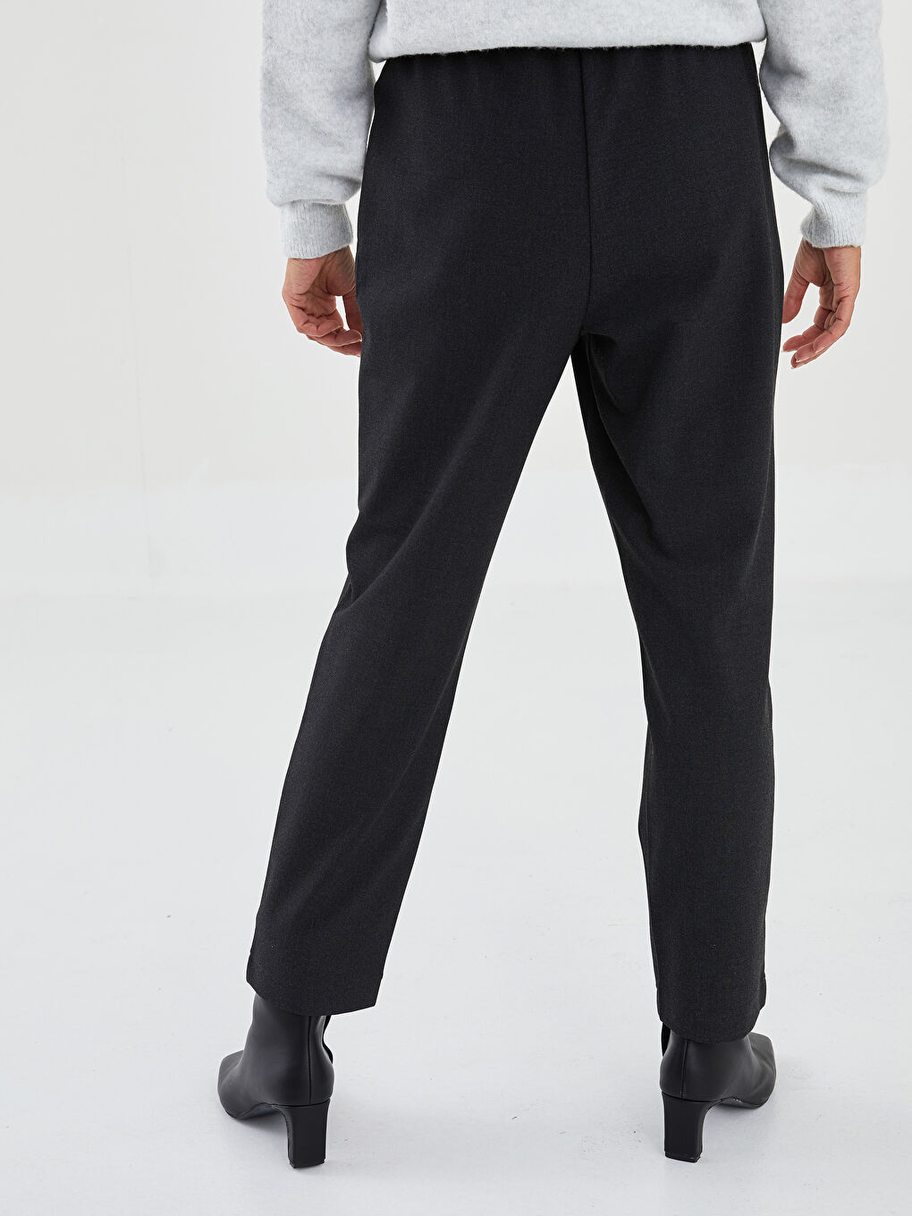 Women's Elastic Waist Relaxed Fit Regular Trousers-4