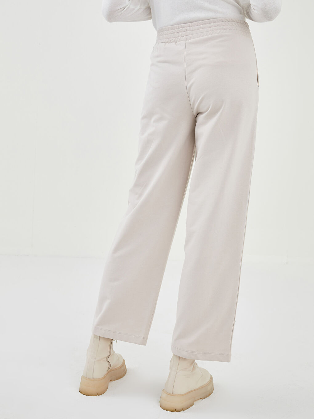 LCW Grace Elastic Waist Standard Fit Pocket Detailed Cotton Women's Trousers -W1K917Z8-SDW