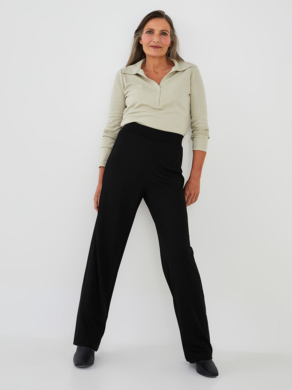LC Waikiki Women's Elasticated Waist Plain Sweatpants -W1K920Z8-CVL