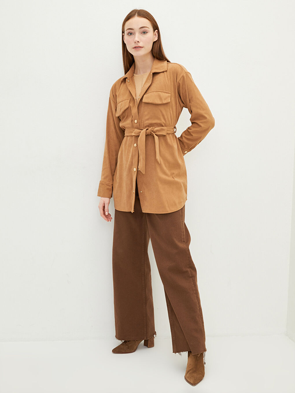 Bej Düz Beli Bağlama Detaylı Uzun Kollu Oversize Süet Kadın Gömlek Tunik