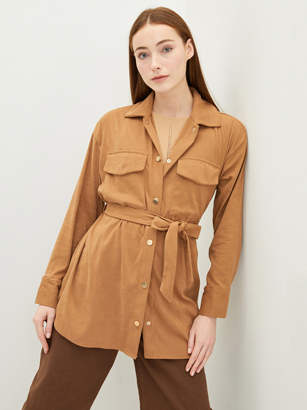 Bej Düz Beli Bağlama Detaylı Uzun Kollu Oversize Süet Kadın Gömlek Tunik-2