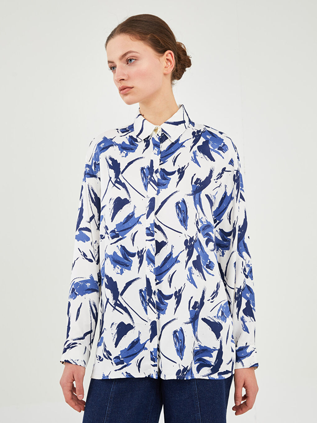 GAMZE SARAÇOĞLU X LCW VISION WOMEN'S SHIRT - BUTTON CLOSURE PATTERNED LONG SLEEVE OVERSIZED VISCOSE FRONT-2