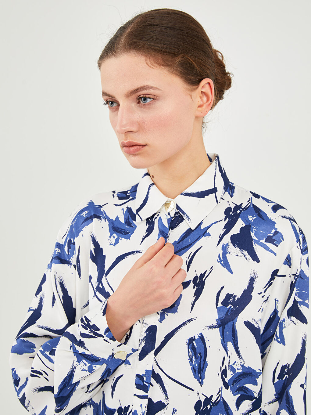 GAMZE SARAÇOĞLU X LCW VISION WOMEN'S SHIRT - BUTTON CLOSURE PATTERNED LONG SLEEVE OVERSIZED VISCOSE FRONT-4