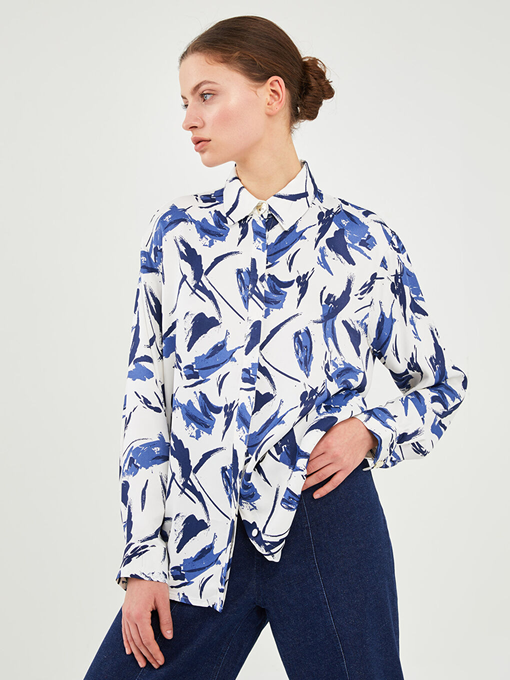 GAMZE SARAÇOĞLU X LCW VISION WOMEN'S SHIRT - BUTTON CLOSURE PATTERNED LONG SLEEVE OVERSIZED VISCOSE FRONT-1