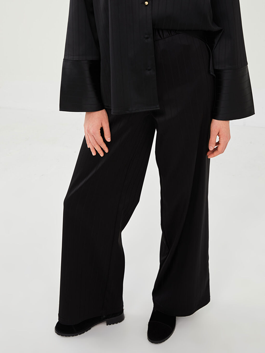 LCW Vision Straight Wide Leg Satin Women's Trousers with Elastic Waist -W1KA54Z8-CVL