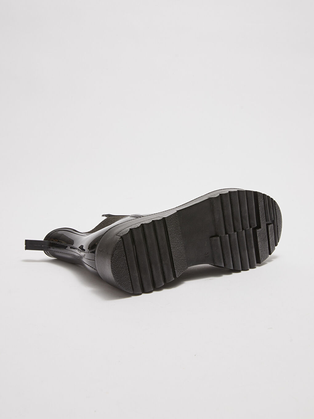 Siyah Kalın Tabanlı Yanları Lastikli Kadın Bot-3