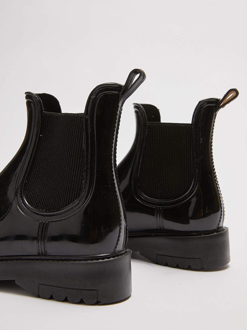 Siyah Kalın Tabanlı Yanları Lastikli Kadın Bot-5