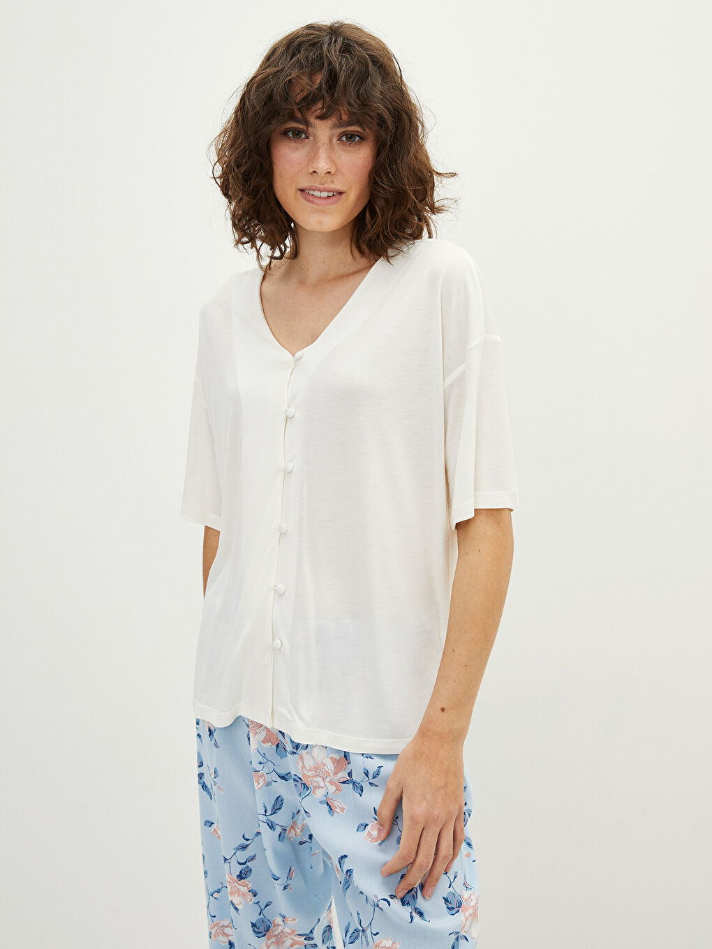 Petite V-Neck Floral Viscose Women's Pajamas Set-1