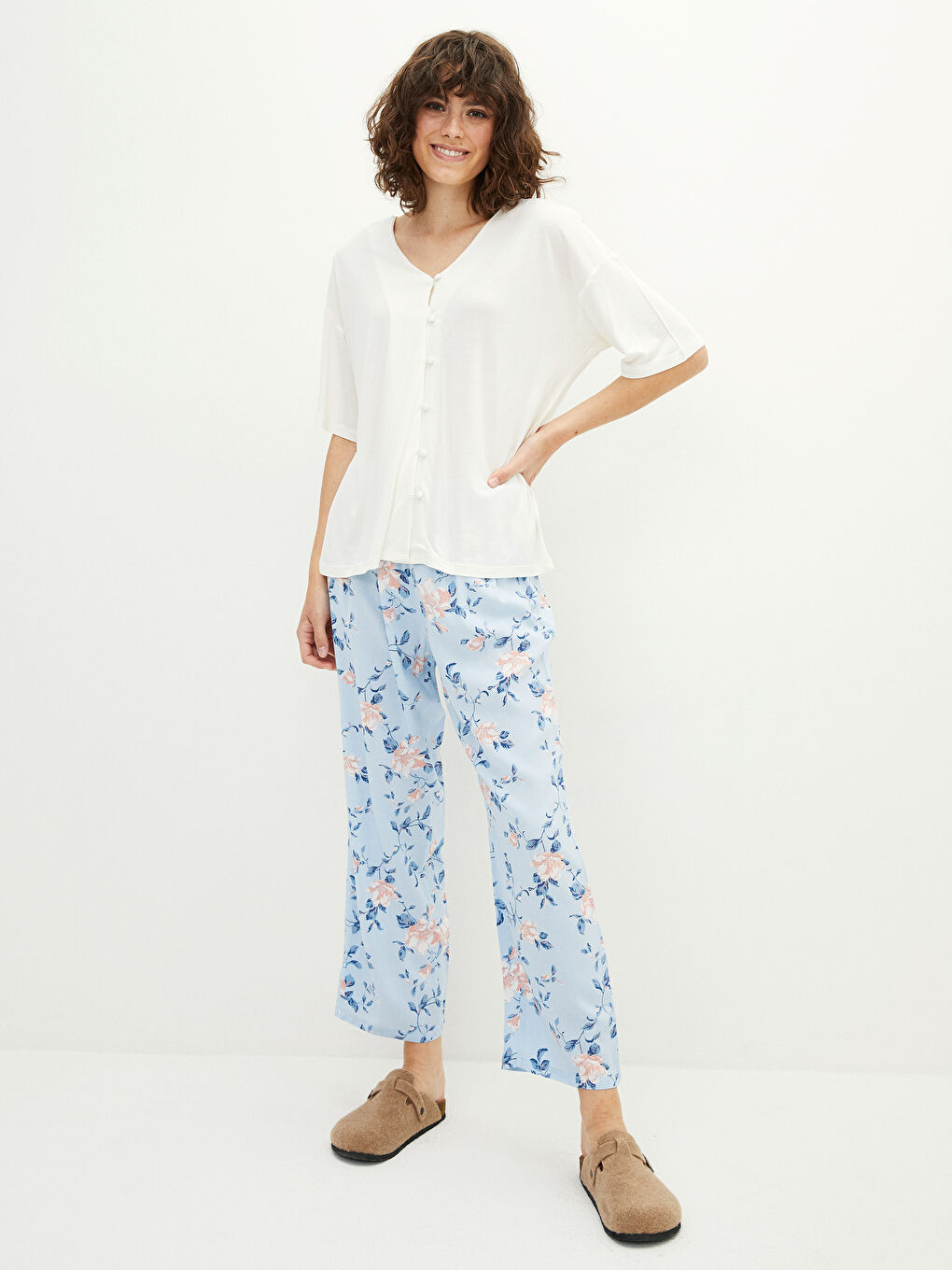 Petite V-Neck Floral Viscose Women's Pajamas Set-2