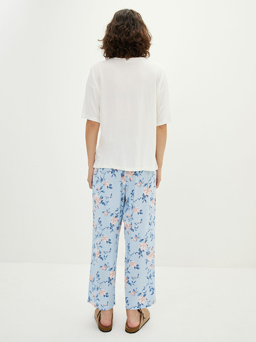 Petite V-Neck Floral Viscose Women's Pajamas Set-4