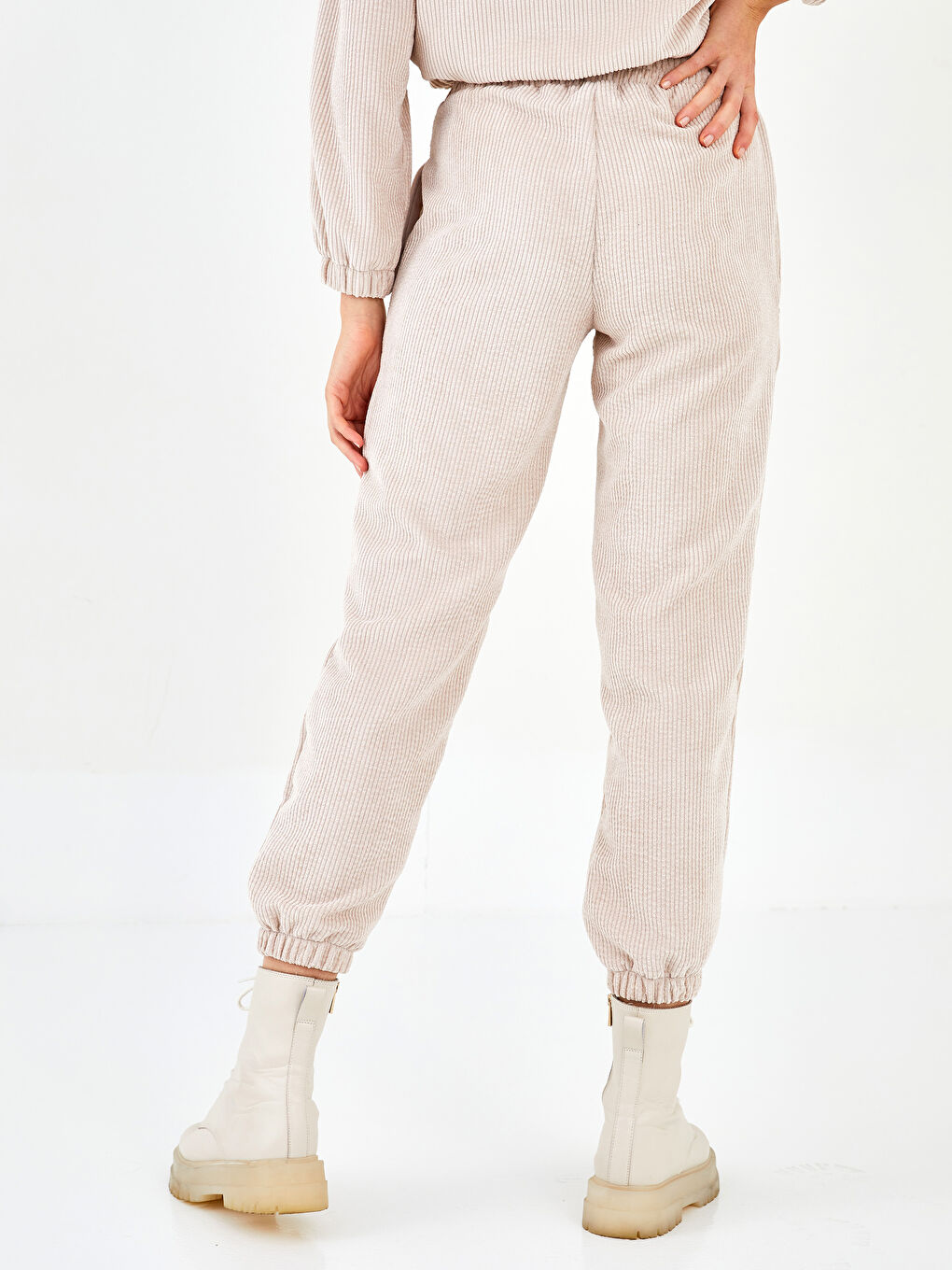 Elastic Waist Label Printed Pocket Detailed Women's Jogger Pants-4