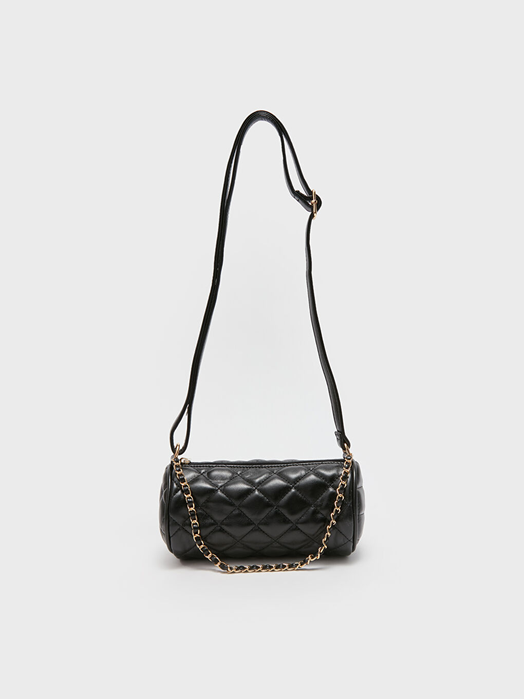 Siyah Deri Görünümlü Kapitoneli Kadın Çapraz Çanta