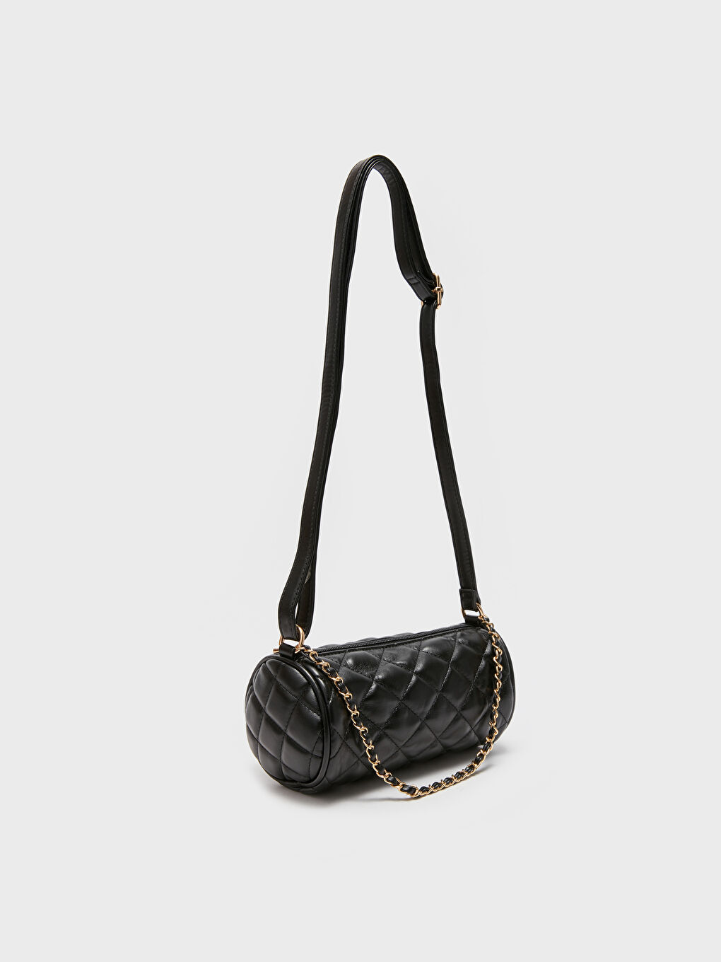 Siyah Deri Görünümlü Kapitoneli Kadın Çapraz Çanta-1