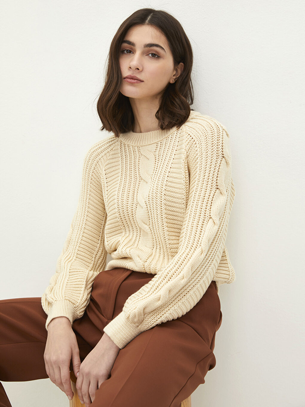 Ekru Bisiklet Yaka Kendinden Desenli Uzun Kollu Kadın Triko Kazak-1