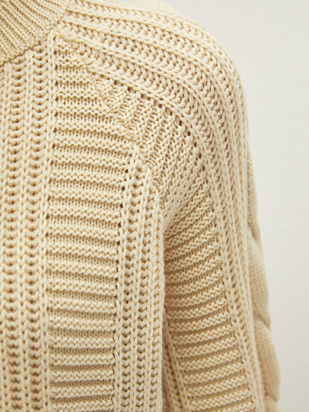 Ekru Bisiklet Yaka Kendinden Desenli Uzun Kollu Kadın Triko Kazak-3