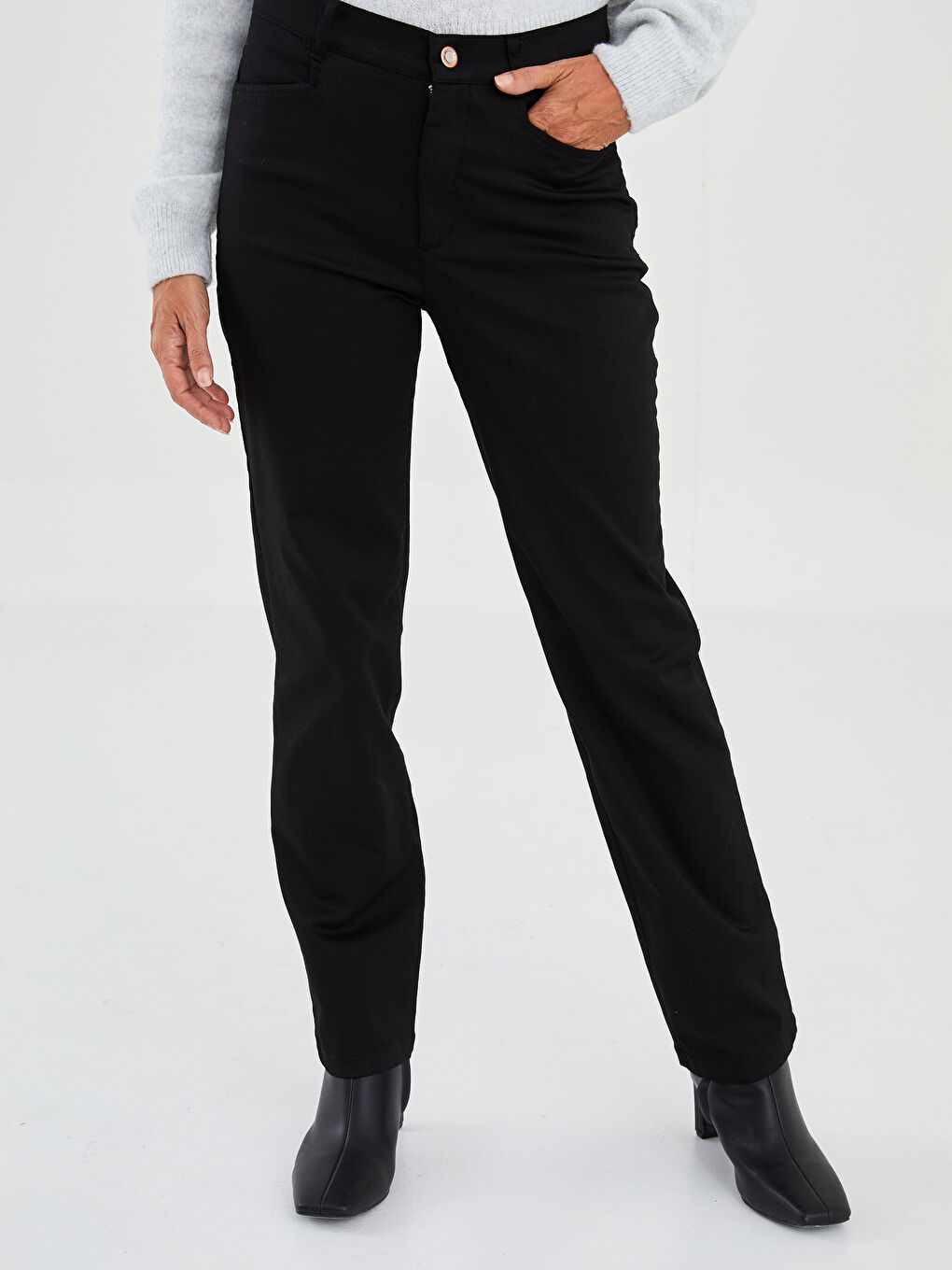 Siyah Dar Fit Cep Detaylı Kadın Pantolon-4